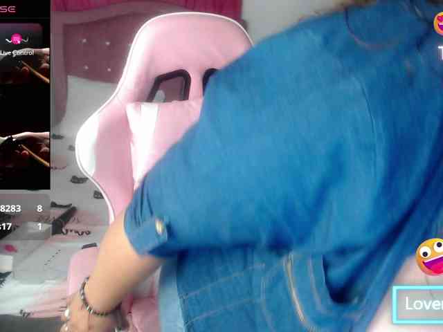 samanta-curvy webcam