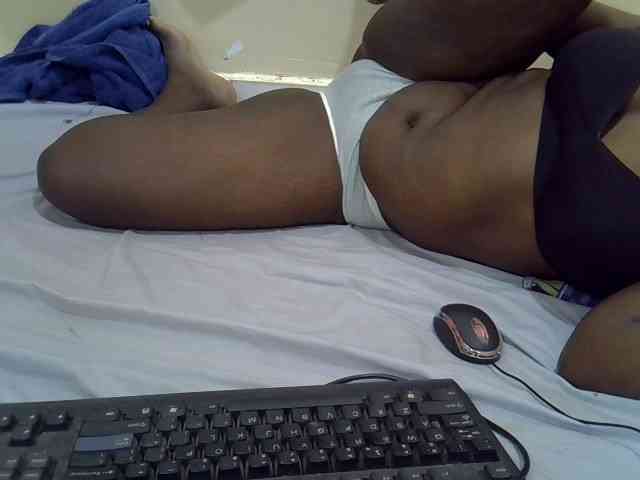 Prettypussyy webcam
