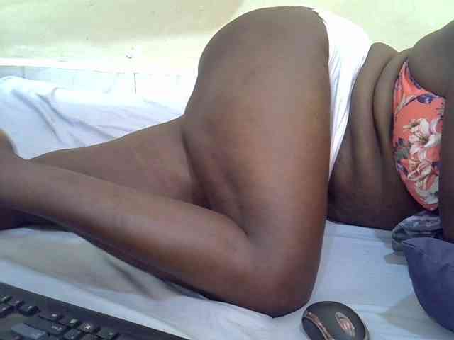 Prettypussyy webcam