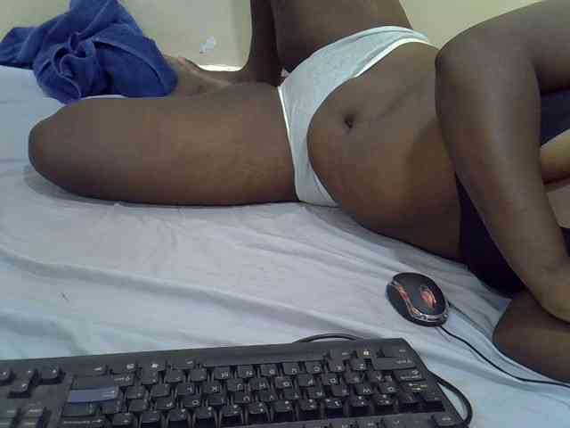 Prettypussyy webcam