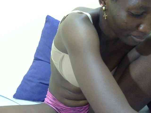 Slimpussyy webcam