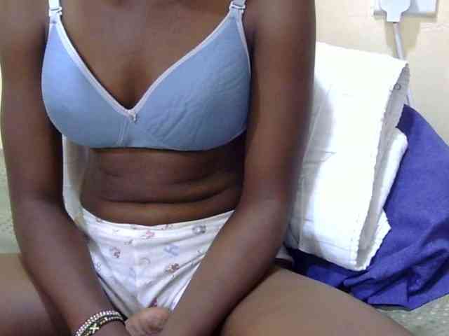 Slimpussyy webcam