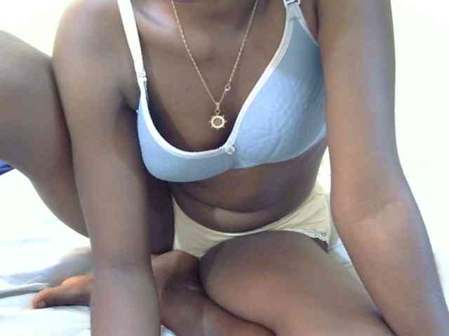 Slimpussyy webcam
