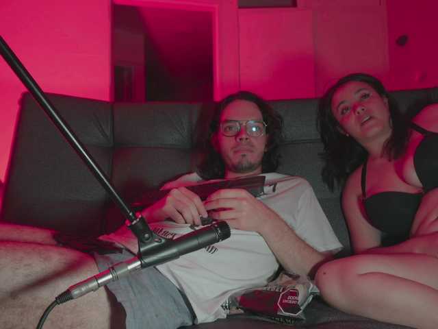 daya-and-dan's BongaCams show and profile