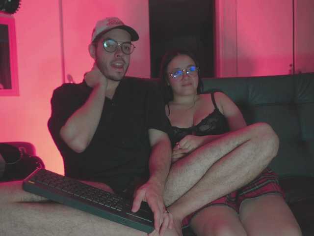 daya-and-dan's BongaCams show and profile