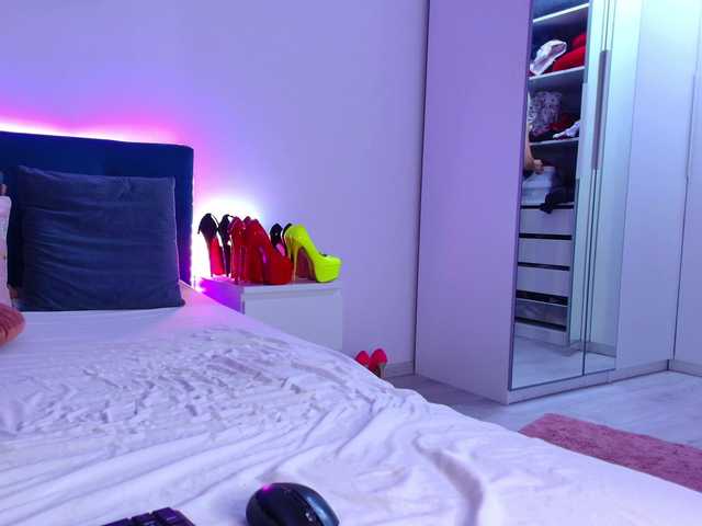 MissMonique's BongaCams show and profile