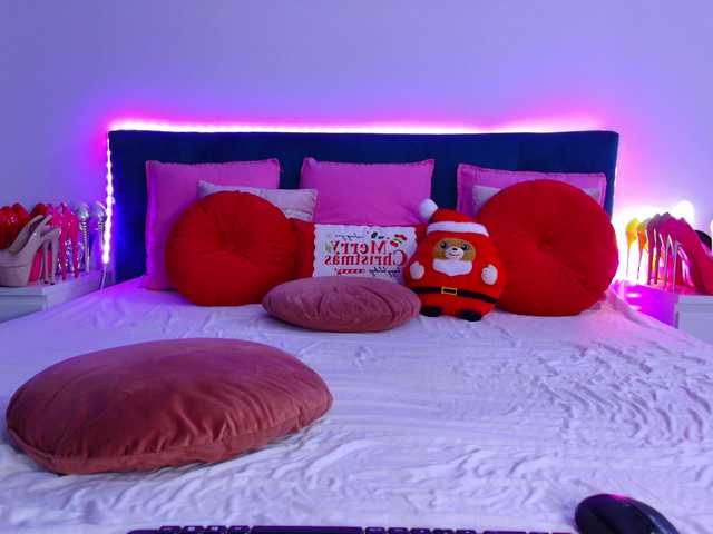 MissMonique's BongaCams show and profile