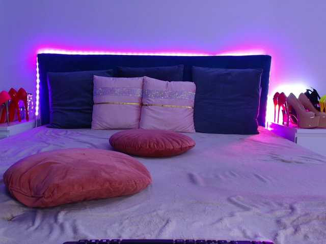 MissMonique's BongaCams show and profile