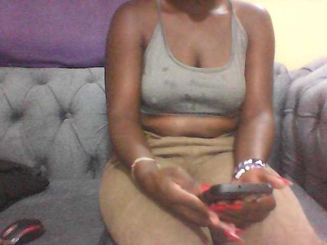 Sexy-Divah's BongaCams show and profile