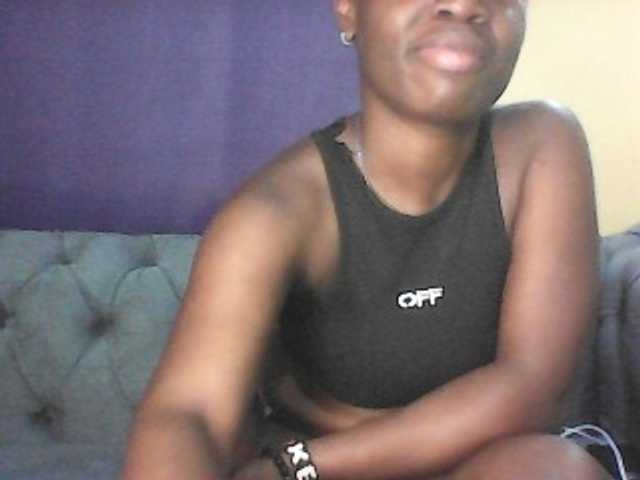 Sexy-Divah's BongaCams show and profile