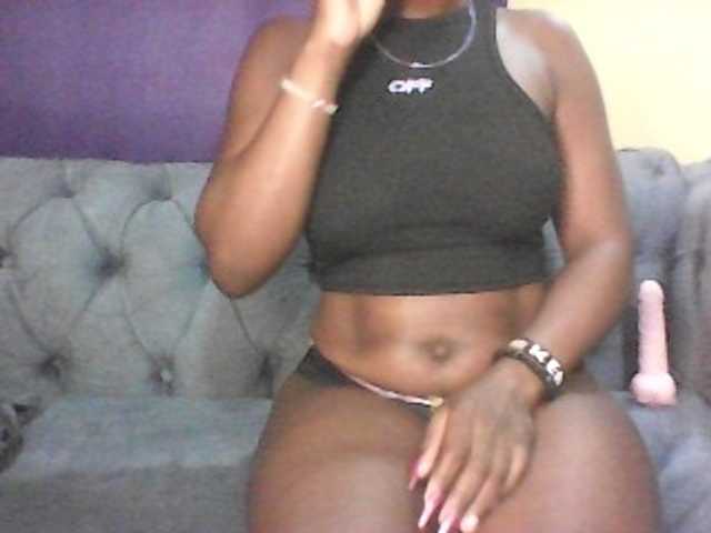 Sexy-Divah's BongaCams show and profile