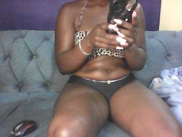 Sexy-Divah's BongaCams show and profile