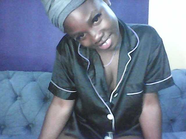 Sexy-Divah's BongaCams show and profile