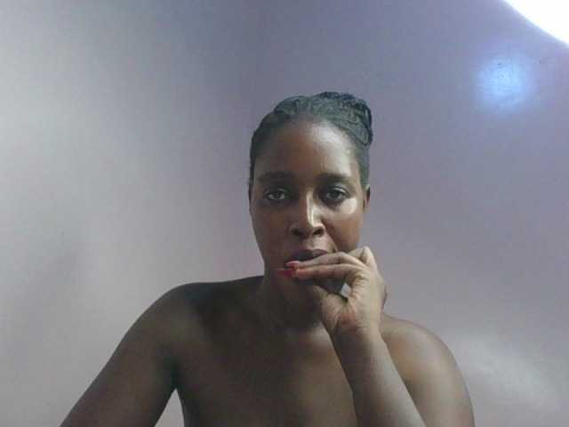 cute-africanah webcam bongacams model stream image