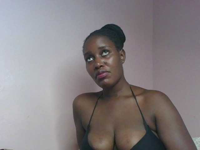 cute-africanah webcam stream