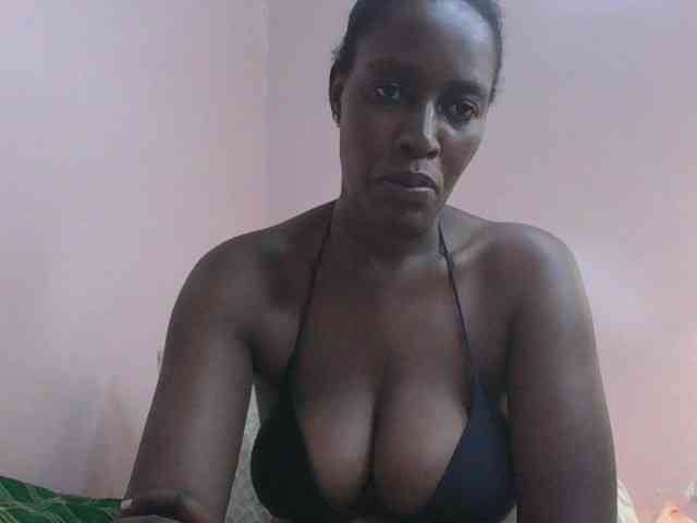 cute-africanah webcam