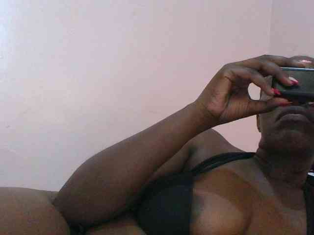 cute-africanah webcam