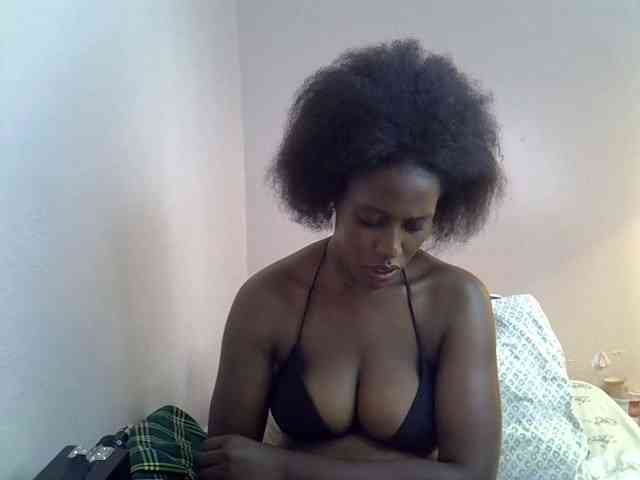 cute-africanah webcam