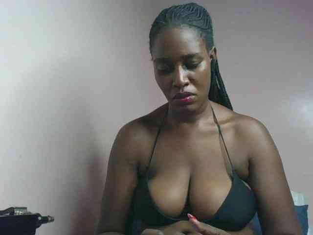 cute-africanah webcam