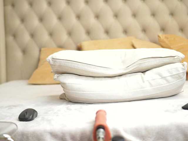 AprilHadid's BongaCams show and profile