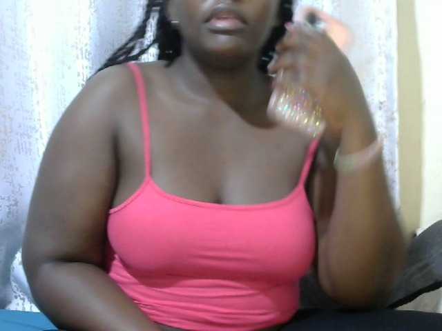 Queendee1's BongaCams show and profile