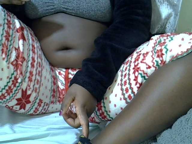 Queendee1's BongaCams show and profile