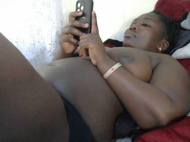 Queendee1's BongaCams show and profile