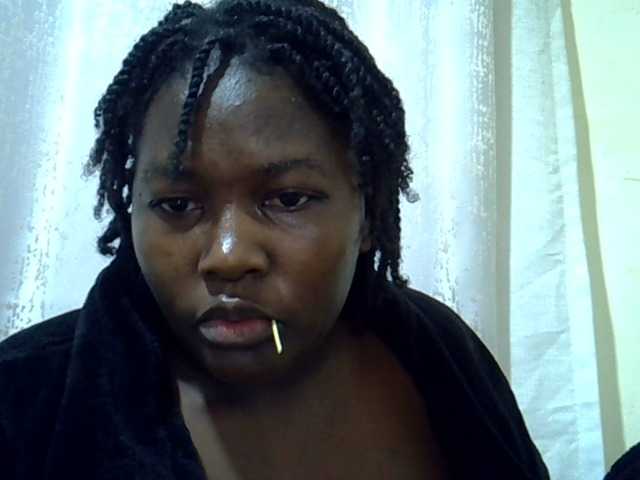 Queendee1's BongaCams show and profile