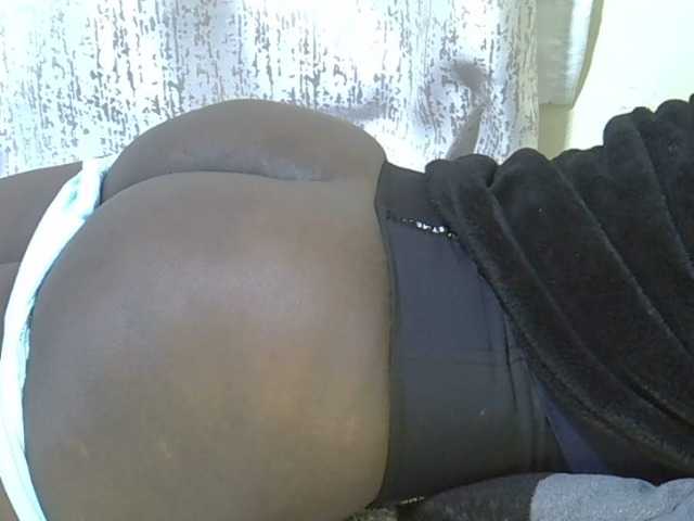 Queendee1's BongaCams show and profile