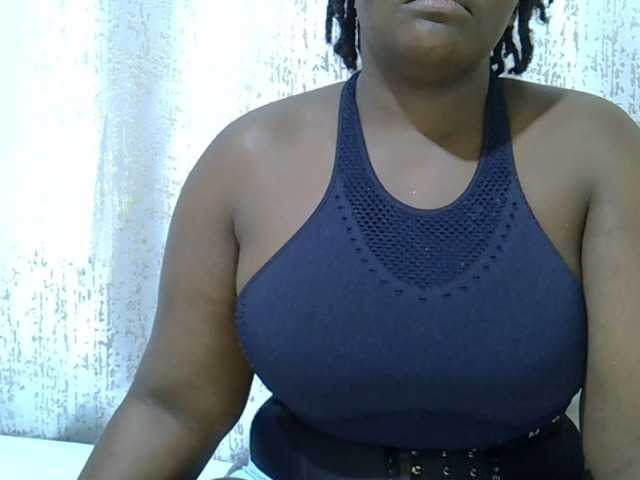 Queendee1's BongaCams show and profile