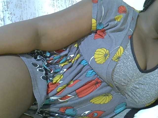 Queendee1's BongaCams show and profile