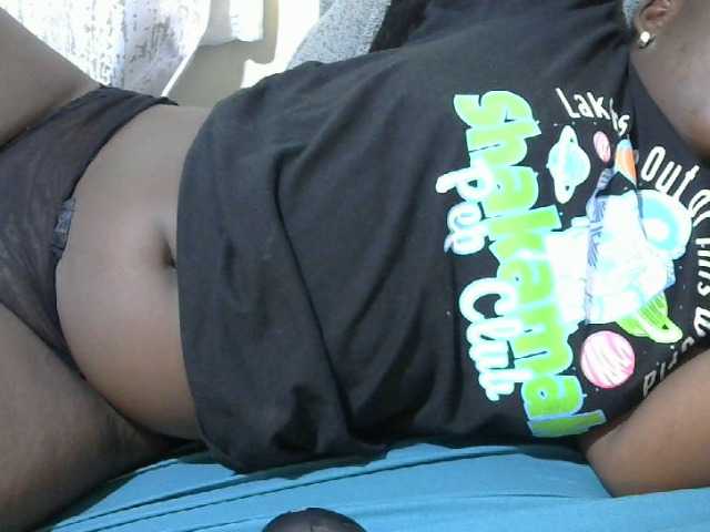 Queendee1's BongaCams show and profile