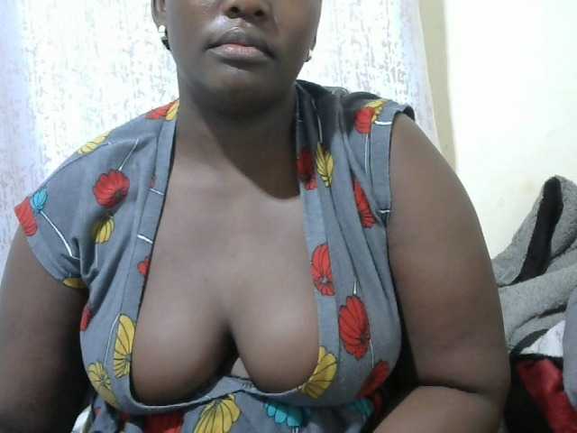 Queendee1's BongaCams show and profile