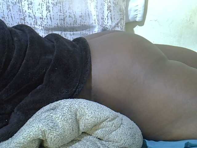 Queendee1's BongaCams show and profile