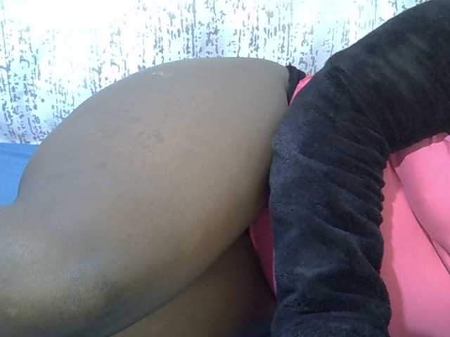 Queendee1's BongaCams show and profile