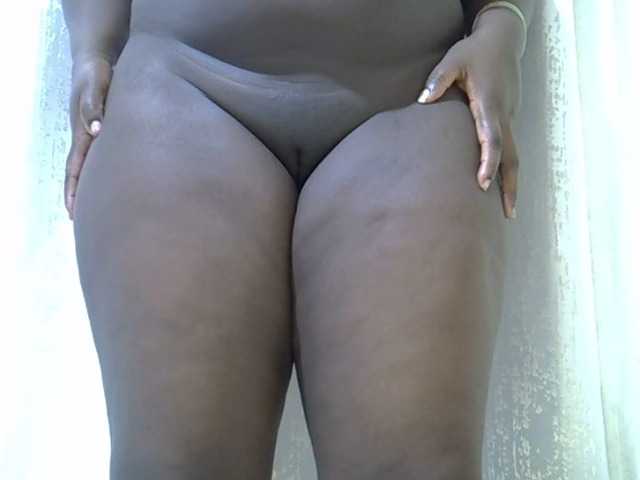 Queendee1's BongaCams show and profile