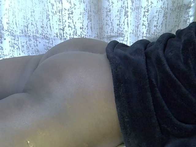 Queendee1's BongaCams show and profile