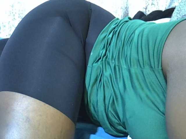 Queendee1's BongaCams show and profile