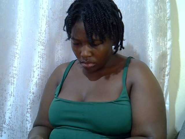 Queendee1's BongaCams show and profile