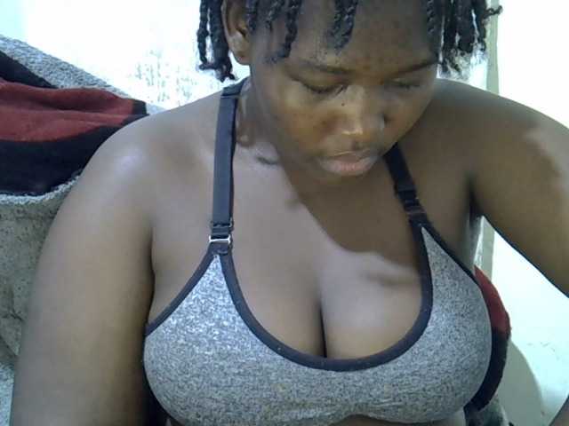 Queendee1's BongaCams show and profile