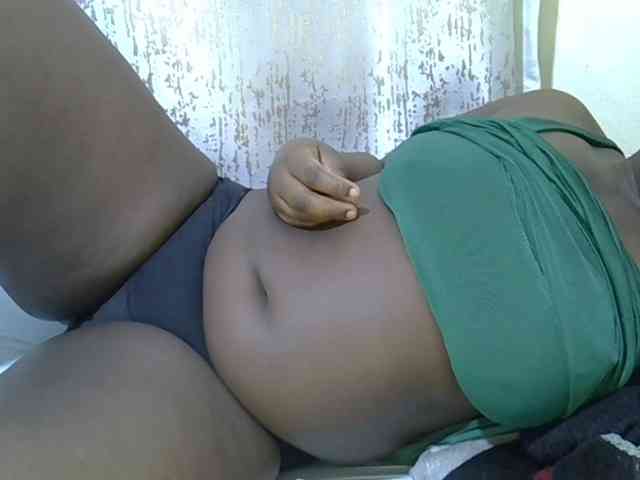 Queendee1 Live Webcam on BongaCams