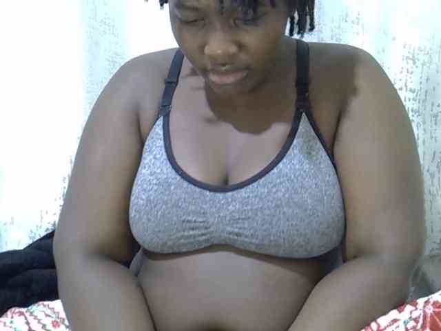 Queendee1 Live Webcam on BongaCams