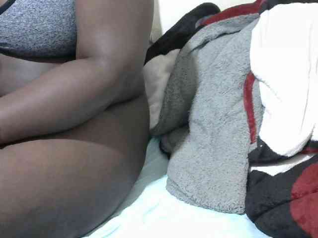 Queendee1 Live Webcam on BongaCams