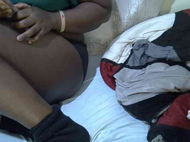 Queendee1 Live Webcam on BongaCams