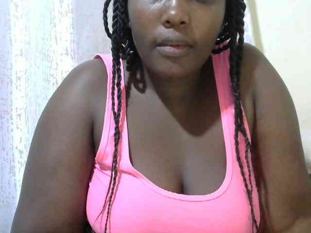 Queendee1 Live Webcam on BongaCams