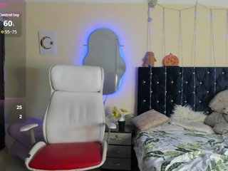 NaylaAbadi Porn Show