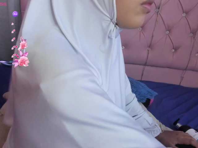 NaylaAbadi's BongaCams show and profile