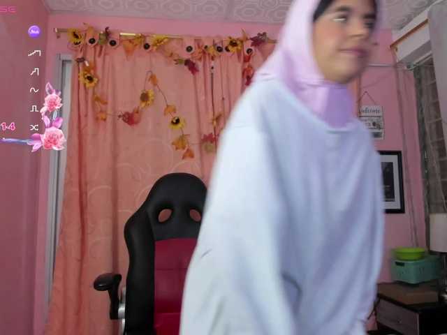 NaylaAbadi's BongaCams show and profile