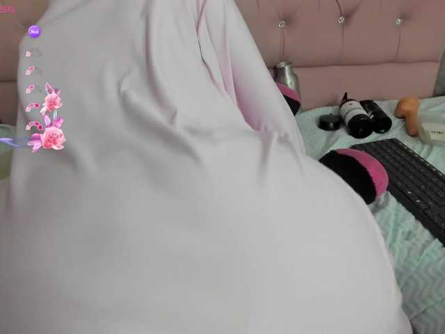 NaylaAbadi's BongaCams show and profile