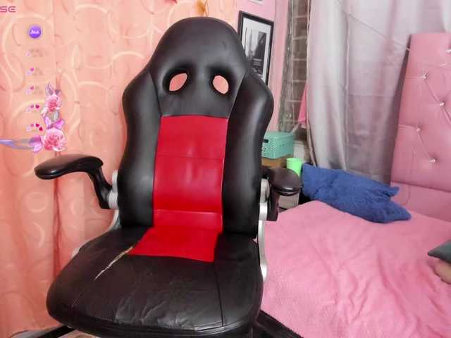 NaylaAbadi's BongaCams show and profile